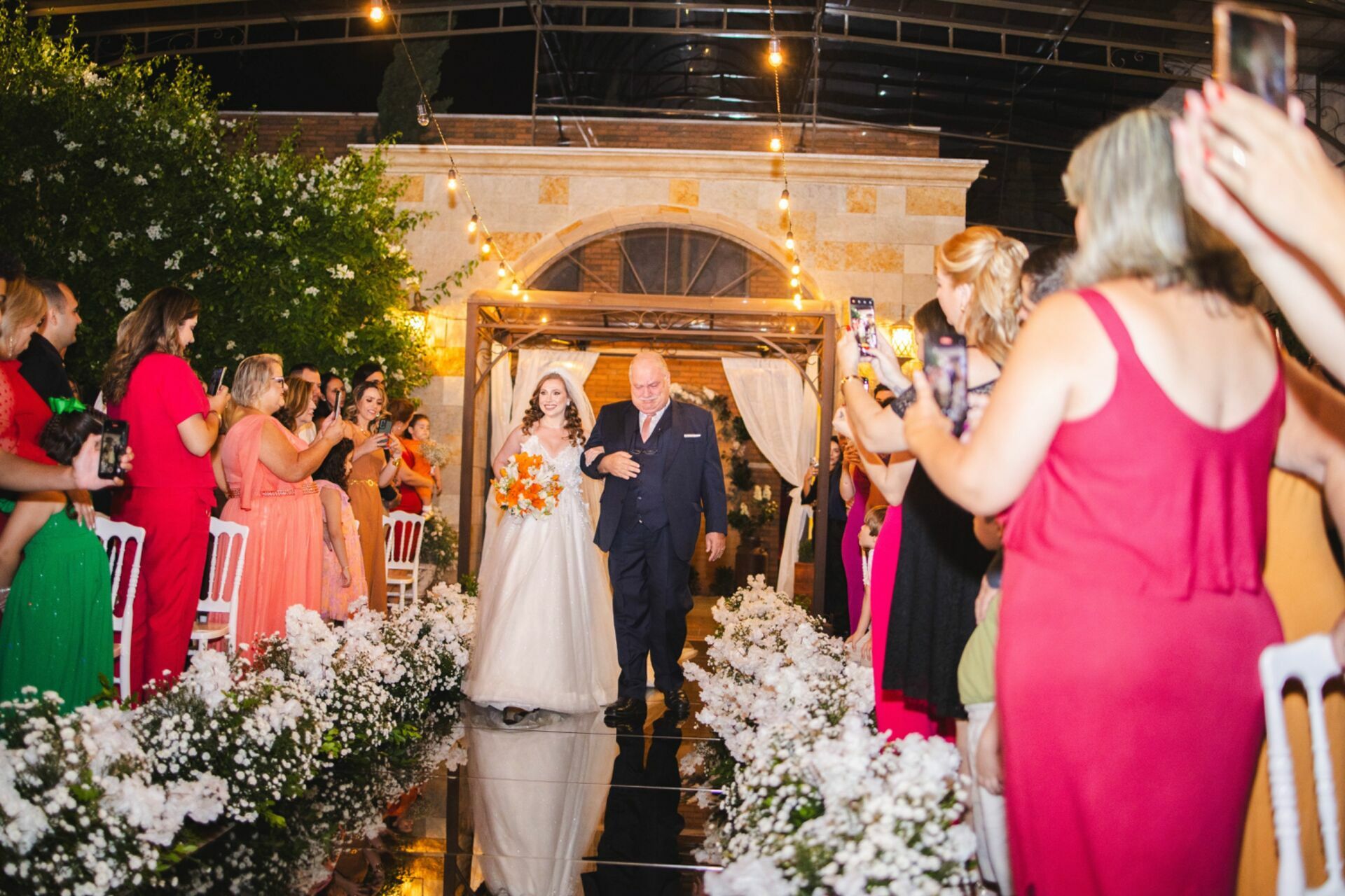 Foto Casamento de Lélia & Hugo – Buffet Almeida Pires, São José do Rio Preto Foto Casamento de Lélia & Hugo – Buffet Almeida Pires, São José do Rio Preto - Imagem 36