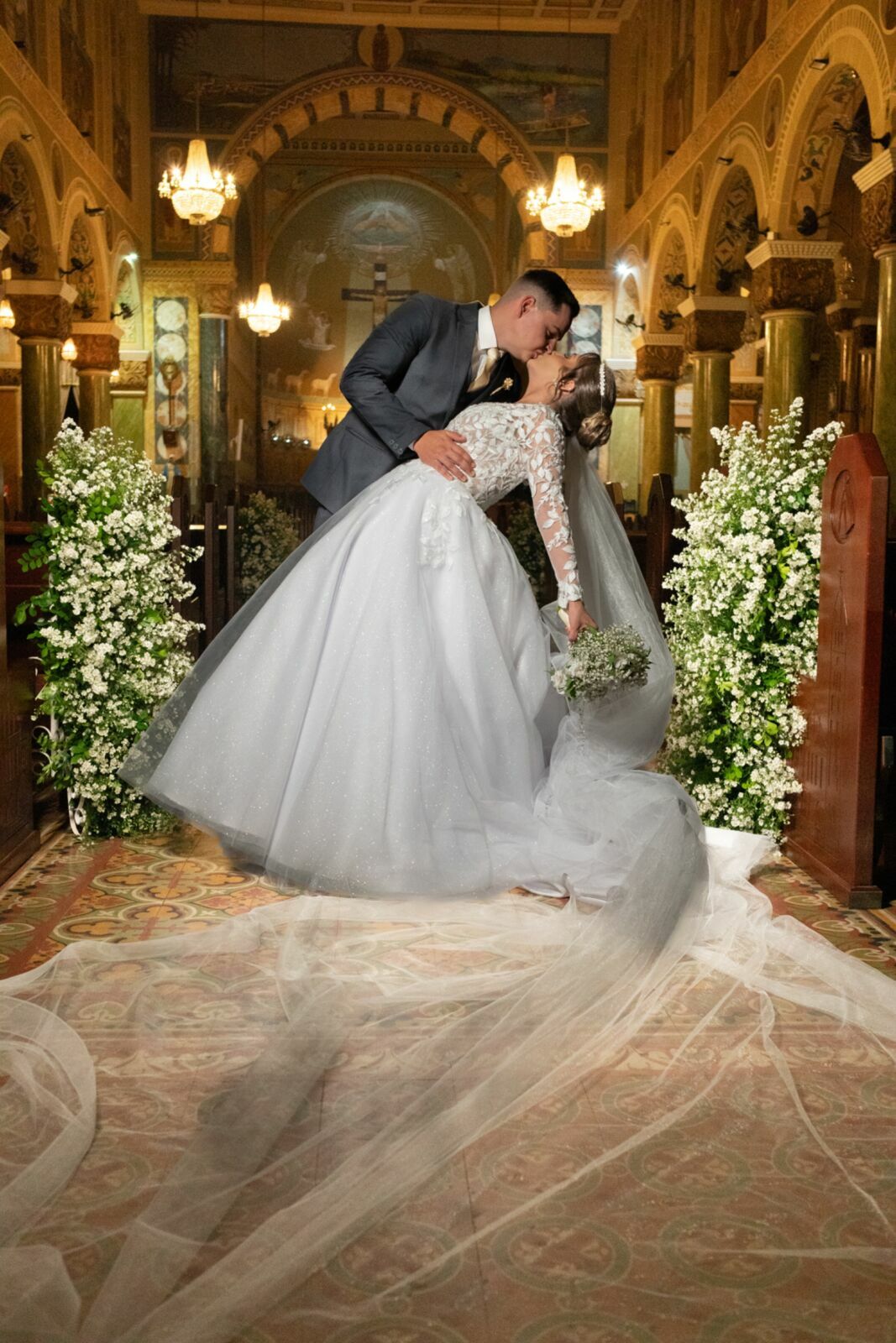 Foto Casamento de Lorraine & Eduardo – Basílica Menor de Nossa Senhora da Conceição Aparecida, São José do Rio Preto Foto Casamento de Lorraine & Eduardo – Basílica Menor de Nossa Senhora da Conceição Aparecida, São José do Rio Preto - Imagem 52